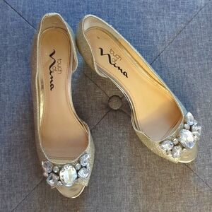Touch of Nina Size 6M open-toed gold glitter & sparkle heels 👠